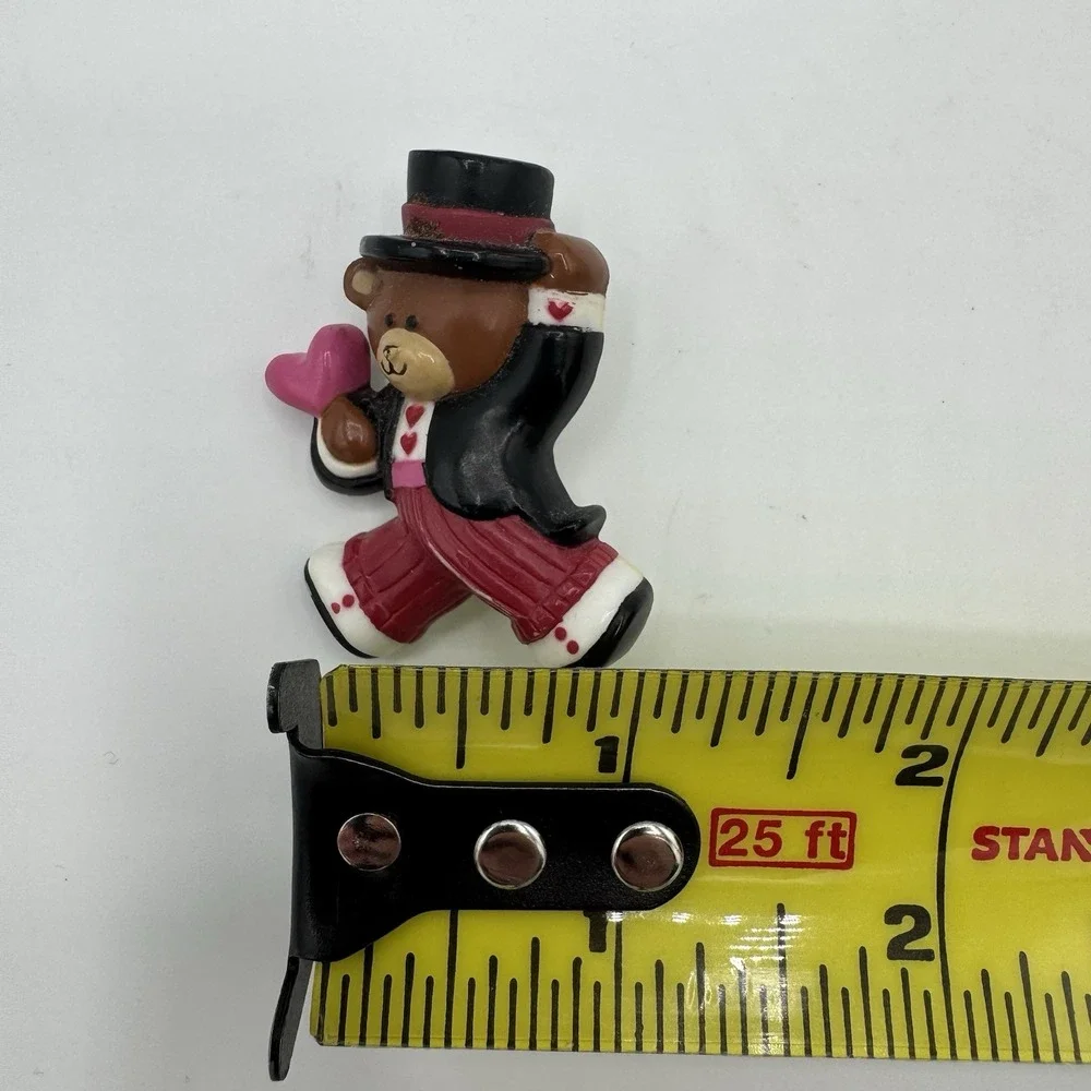 Vtg Hallmark Valentine Lapel‎ Pin Top Hat Bear Hard Plastic